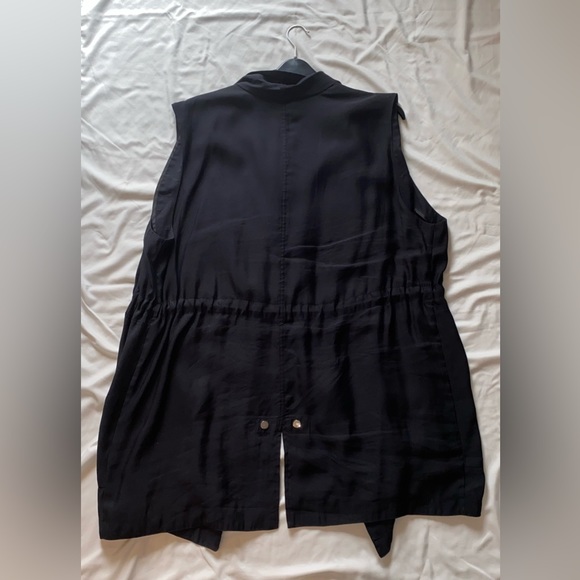 Black Top - Picture 2 of 4